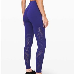 NWT lululemon Reveal Tight 26” Aurora